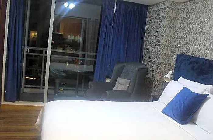 Azure Beachclub Near Airport 2* Manila